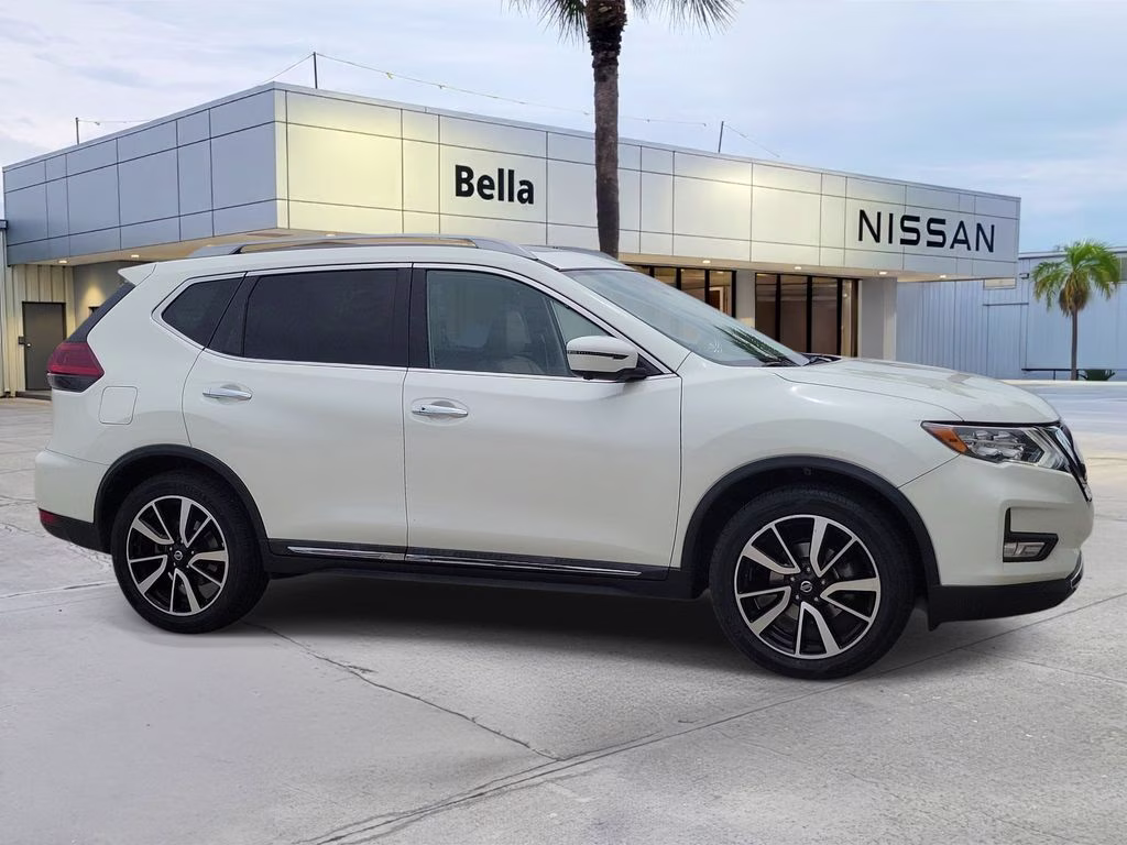 2019 Pearl White Tricoat Nissan Rogue SL FWD SUV