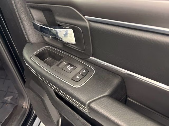 2021 Diamond Black Crystal Pearlcoat Ram 1500 Warlock 4X4 Truck
