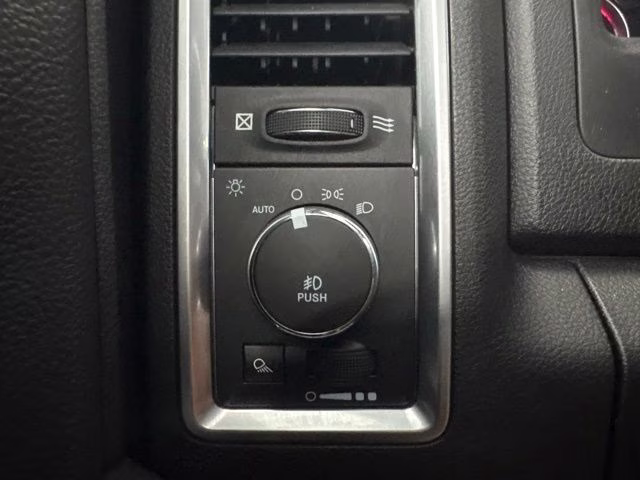 2021 Diamond Black Crystal Pearlcoat Ram 1500 Warlock 4X4 Truck