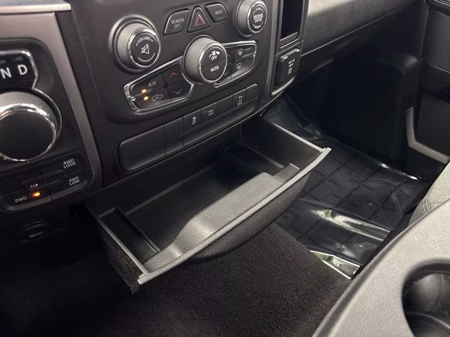 2021 Diamond Black Crystal Pearlcoat Ram 1500 Warlock 4X4 Truck