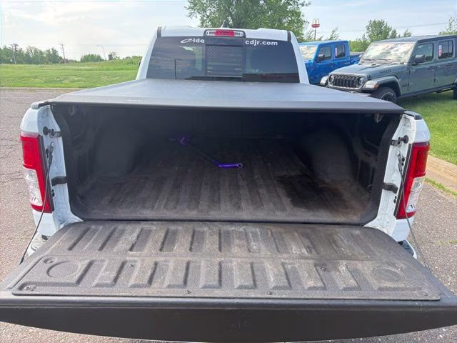 2022 Bright White Clearcoat Ram 1500 Big Horn/Lone Star 4X4 Truck