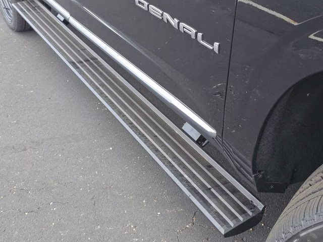 2026 Onyx Black GMC Yukon XL Denali 4X4 SUV