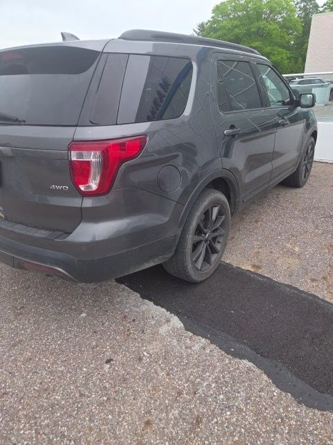 2017 Magnetic Ford Explorer XLT 4X4 SUV