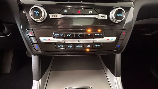 2022 Black Metallic Ford Explorer Limited 4X4 SUV