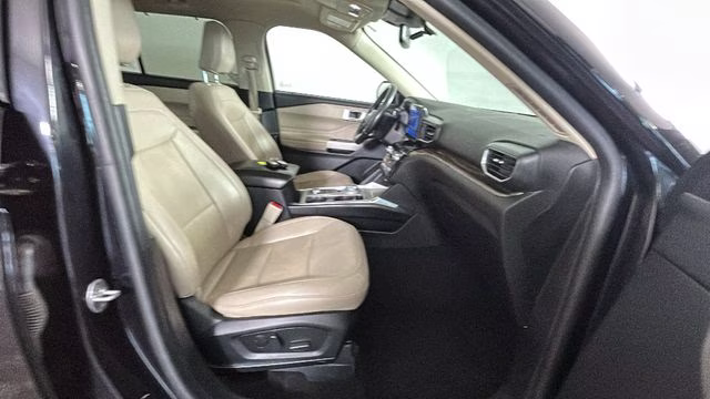 2022 Black Metallic Ford Explorer Limited 4X4 SUV