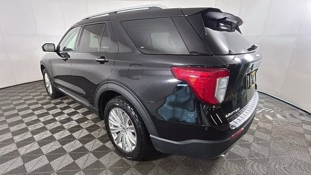 2022 Black Metallic Ford Explorer Limited 4X4 SUV