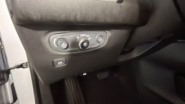 2021 Quicksilver Metallic GMC Terrain SLT FWD SUV