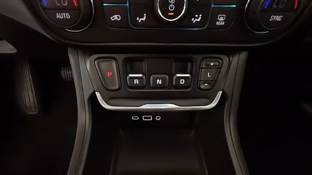 2021 Quicksilver Metallic GMC Terrain SLT FWD SUV