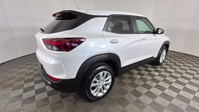 2024 Iridescent Pearl Tricoat Chevrolet Trailblazer LS FWD SUV
