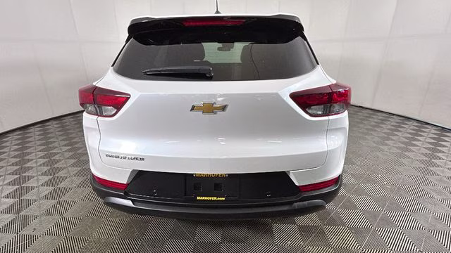 2024 Iridescent Pearl Tricoat Chevrolet Trailblazer LS FWD SUV