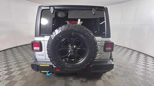 2024 Silver Zynith Clearcoat Jeep Wrangler Willys 4xe 4X4 SUV