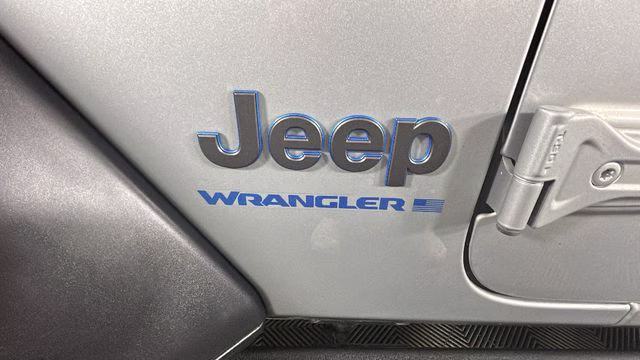 2024 Silver Zynith Clearcoat Jeep Wrangler Willys 4xe 4X4 SUV