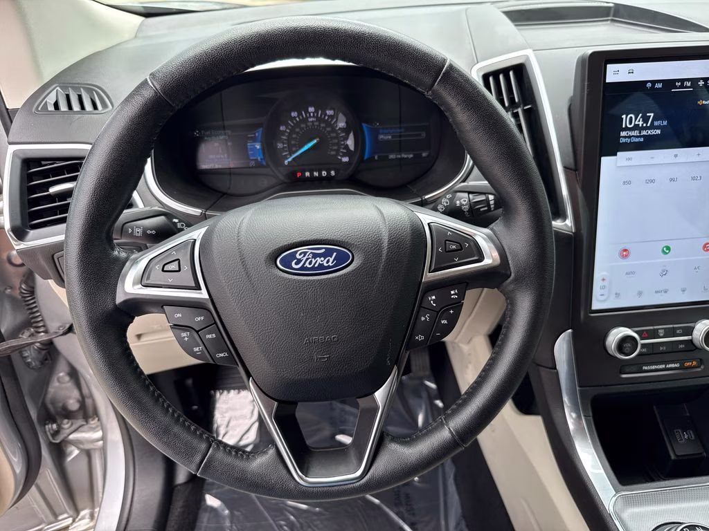 2021 Iconic Silver Metallic Ford Edge Titanium FWD SUV