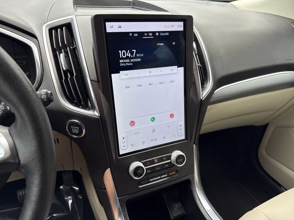 2021 Iconic Silver Metallic Ford Edge Titanium FWD SUV