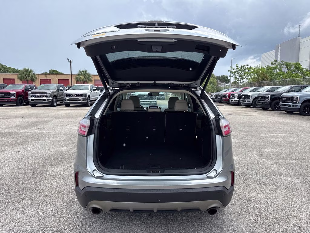 2021 Iconic Silver Metallic Ford Edge Titanium FWD SUV