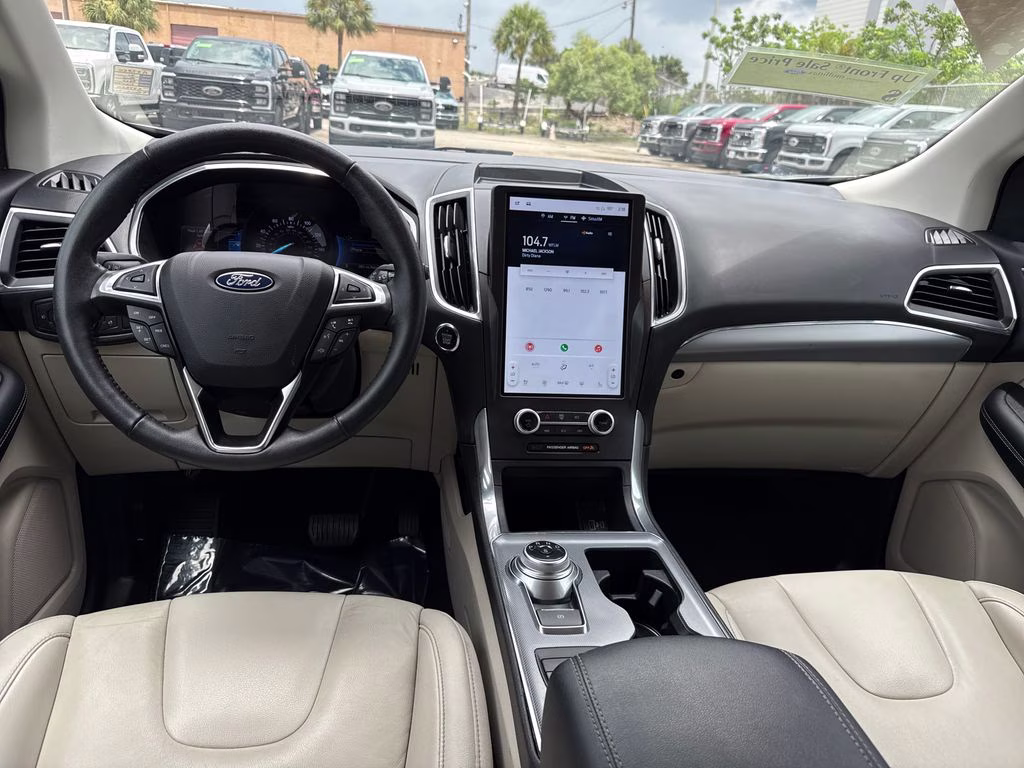 2021 Iconic Silver Metallic Ford Edge Titanium FWD SUV