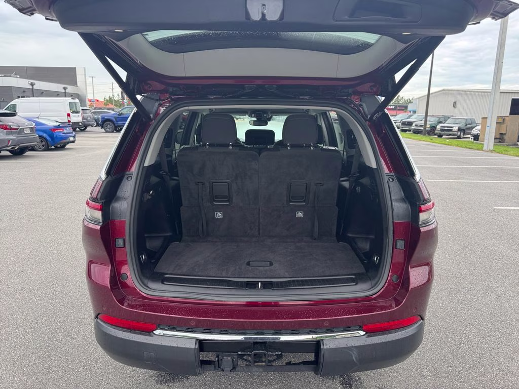2021 Velvet Red Pearlcoat Jeep Grand Cherokee L Laredo 4X4 SUV