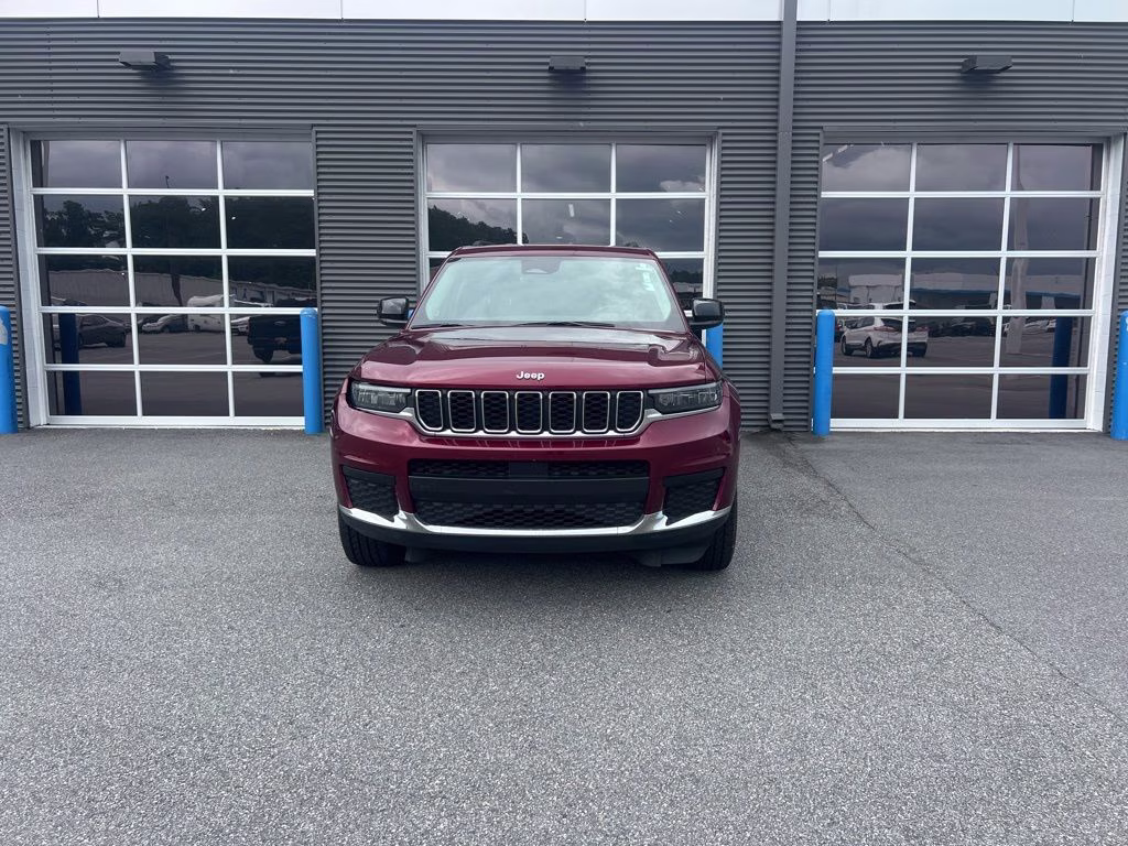 2021 Velvet Red Pearlcoat Jeep Grand Cherokee L Laredo 4X4 SUV
