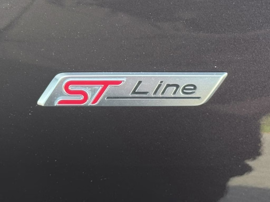 2023 Cinnabar Red Metallic Premium Colorant Ford Escape ST-Line FWD SUV