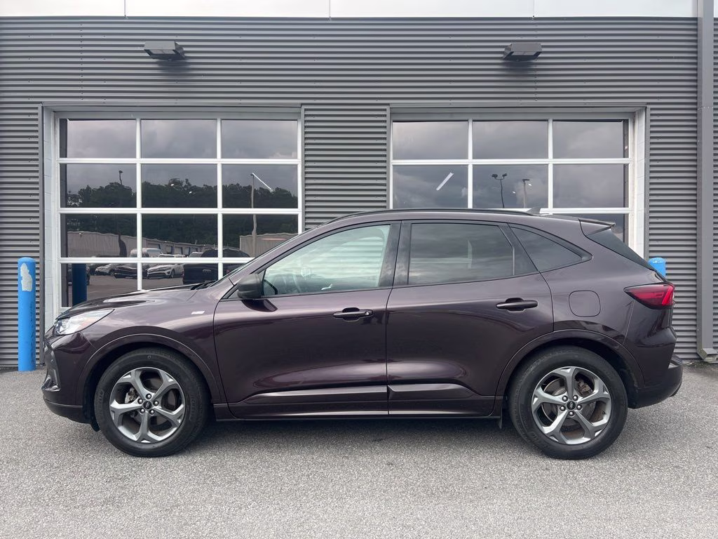 2023 Cinnabar Red Metallic Premium Colorant Ford Escape ST-Line FWD SUV