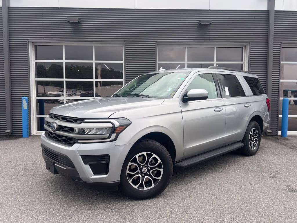 2024 Iconic Silver Metallic Ford Expedition XLT 4X4 SUV