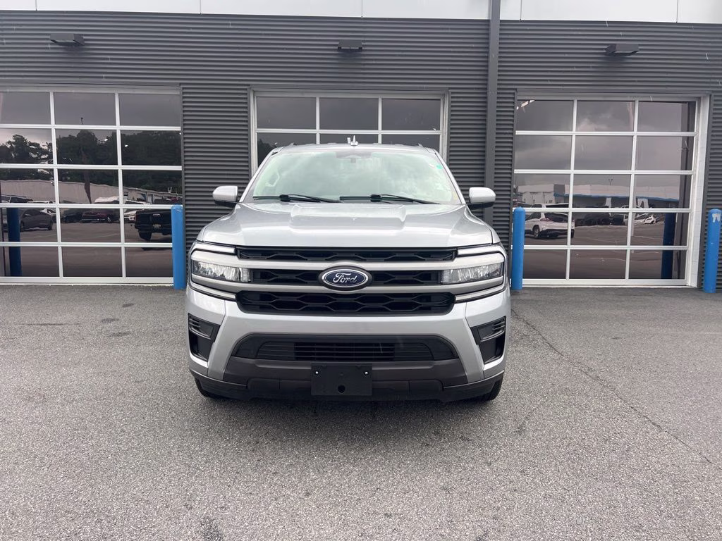 2024 Iconic Silver Metallic Ford Expedition XLT 4X4 SUV