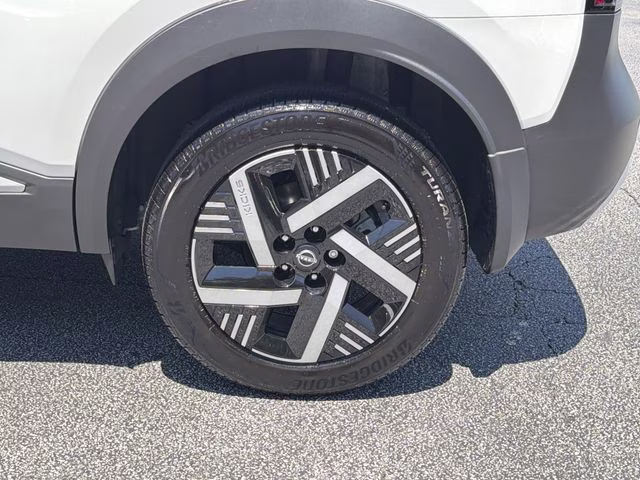 2026 Aspen White Tricoat Nissan Kicks SV FWD SUV