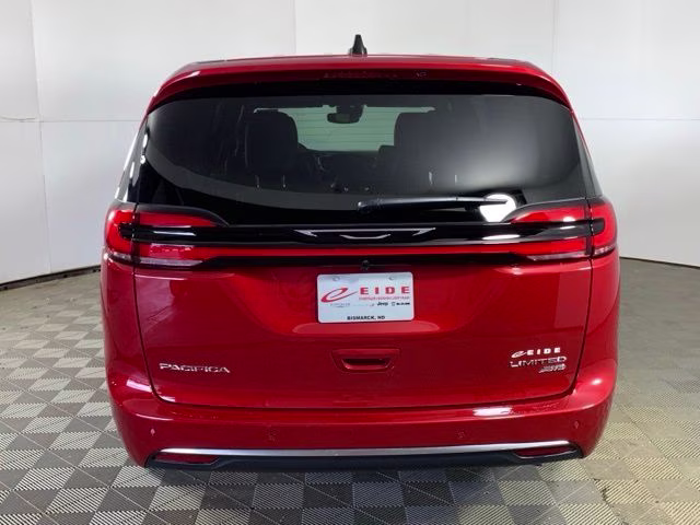 2027 Red Hot Pearlcoat Chrysler Pacifica Limited AWD Van