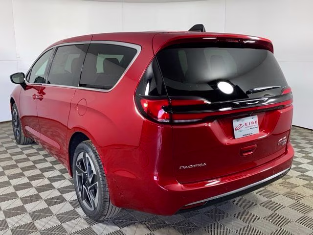 2027 Red Hot Pearlcoat Chrysler Pacifica Limited AWD Van