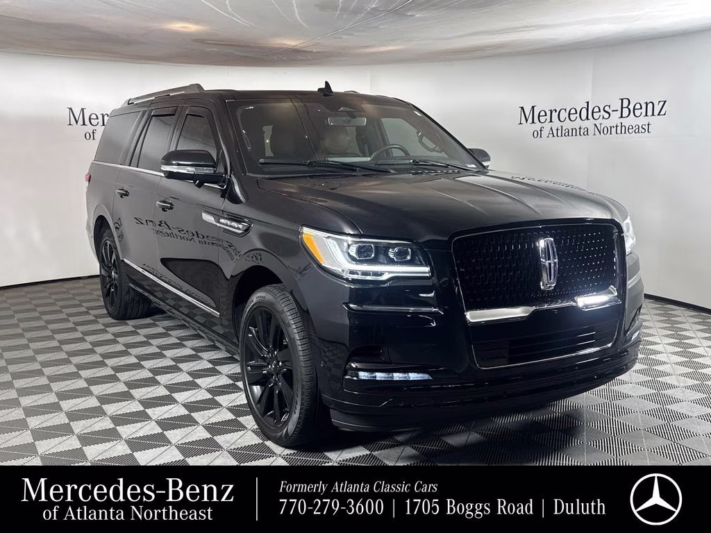 2024 Infinite Black Metallic Clearcoat Lincoln Navigator L Reserve 4X4 SUV