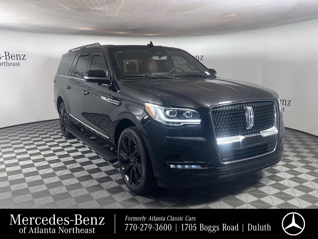 2024 Infinite Black Metallic Clearcoat Lincoln Navigator L Reserve 4X4 SUV