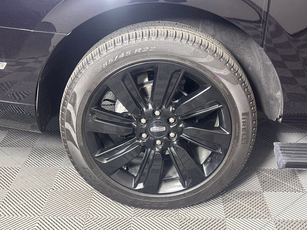 2024 Infinite Black Metallic Clearcoat Lincoln Navigator L Reserve 4X4 SUV