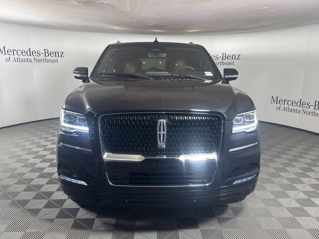 2024 Infinite Black Metallic Clearcoat Lincoln Navigator L Reserve 4X4 SUV