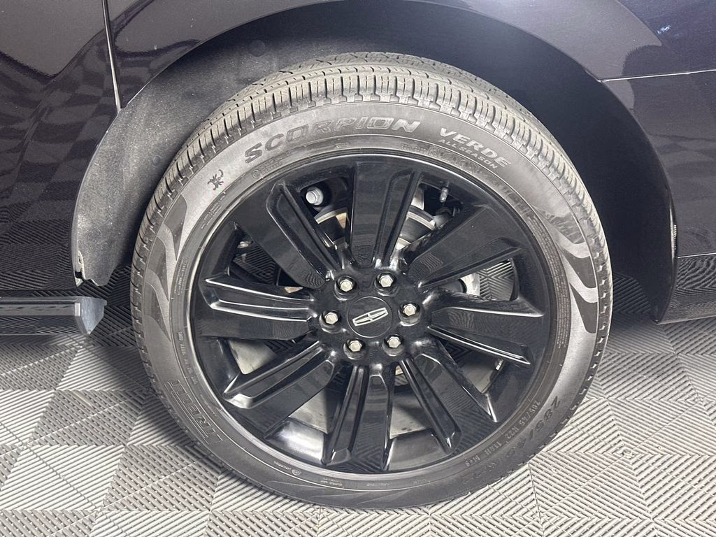 2024 Infinite Black Metallic Clearcoat Lincoln Navigator L Reserve 4X4 SUV