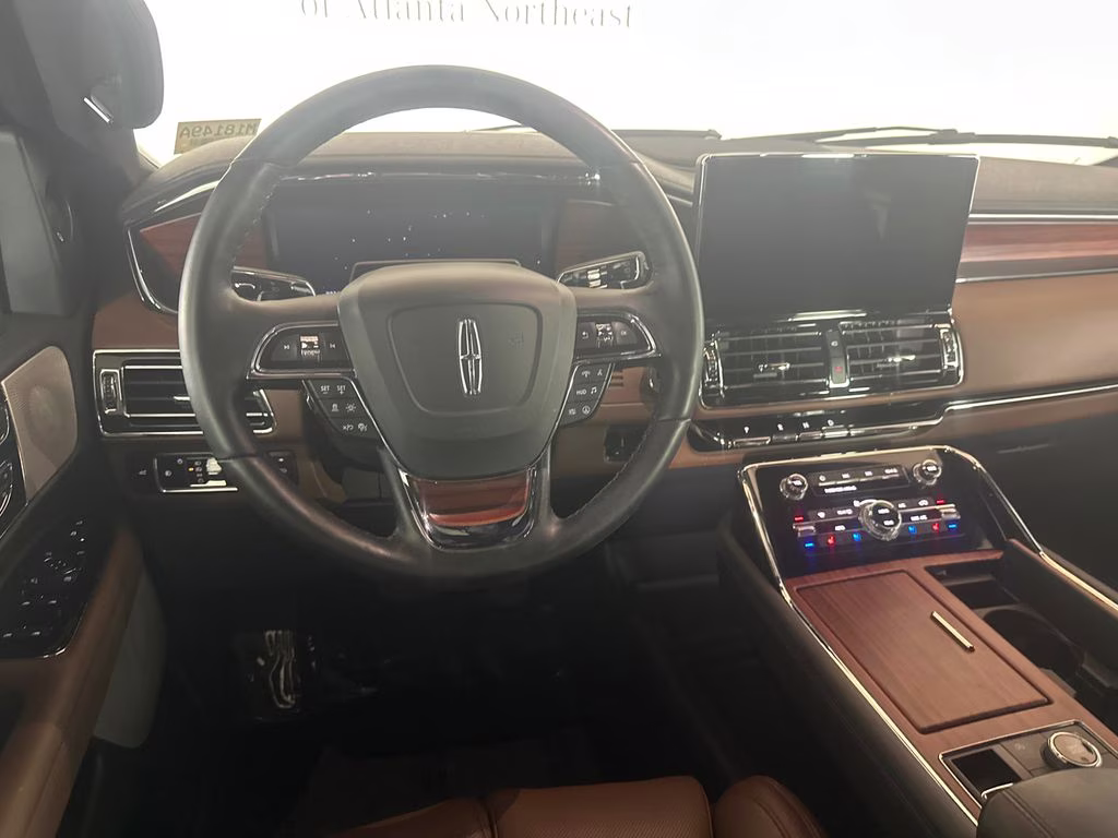 2024 Infinite Black Metallic Clearcoat Lincoln Navigator L Reserve 4X4 SUV