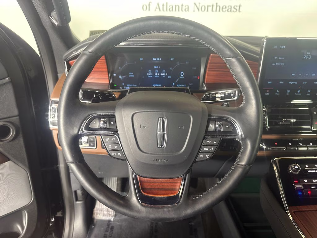 2024 Infinite Black Metallic Clearcoat Lincoln Navigator L Reserve 4X4 SUV