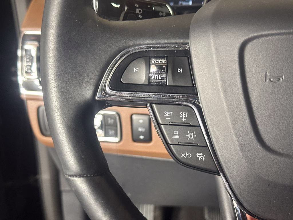 2024 Infinite Black Metallic Clearcoat Lincoln Navigator L Reserve 4X4 SUV