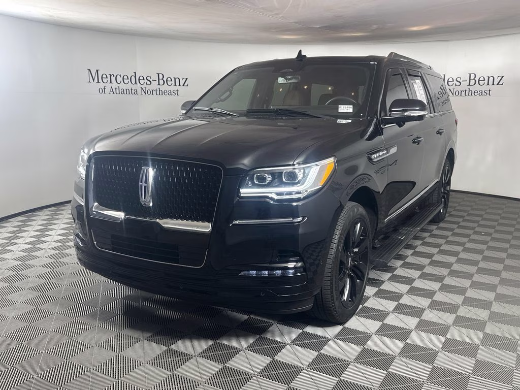2024 Infinite Black Metallic Clearcoat Lincoln Navigator L Reserve 4X4 SUV