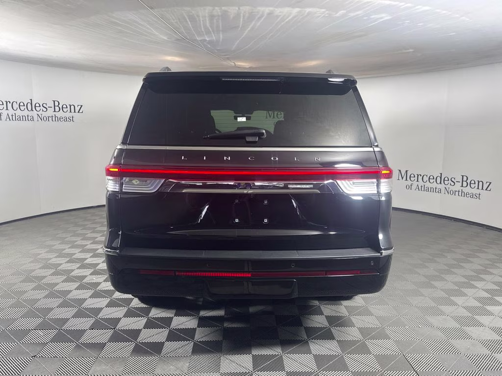 2024 Infinite Black Metallic Clearcoat Lincoln Navigator L Reserve 4X4 SUV