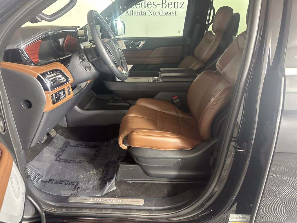 2024 Infinite Black Metallic Clearcoat Lincoln Navigator L Reserve 4X4 SUV