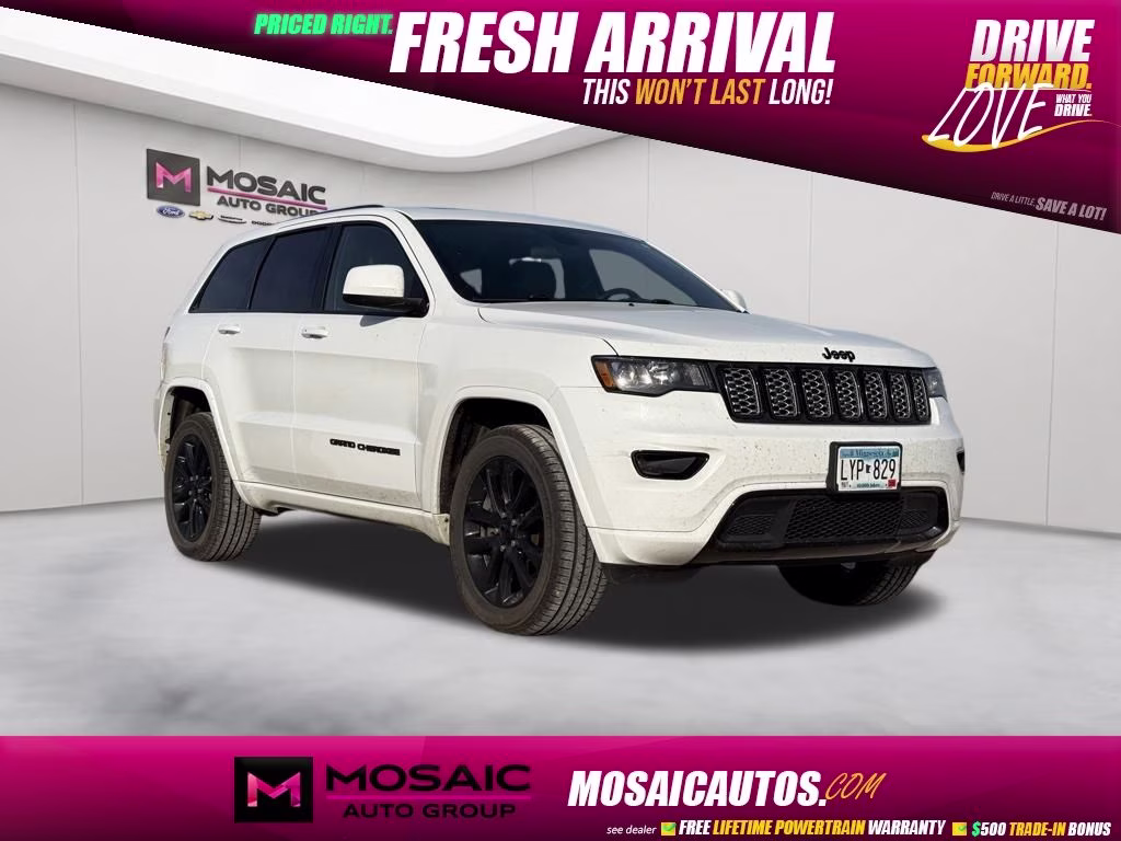 2021 Bright White Clearcoat Jeep Grand Cherokee Laredo X 4X4 SUV