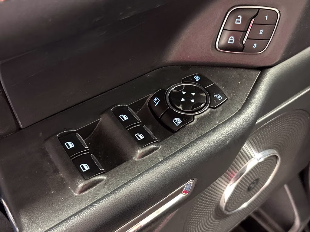 2023 Black Metallic Ford Expedition Max Platinum RWD SUV