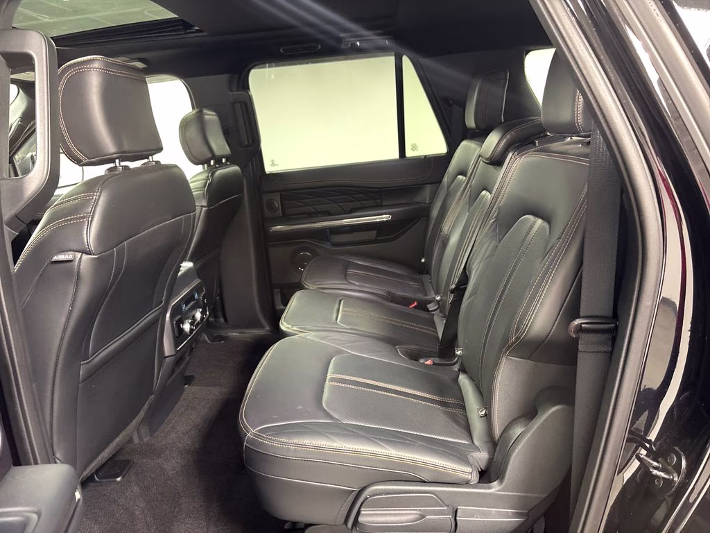 2023 Black Metallic Ford Expedition Max Platinum RWD SUV