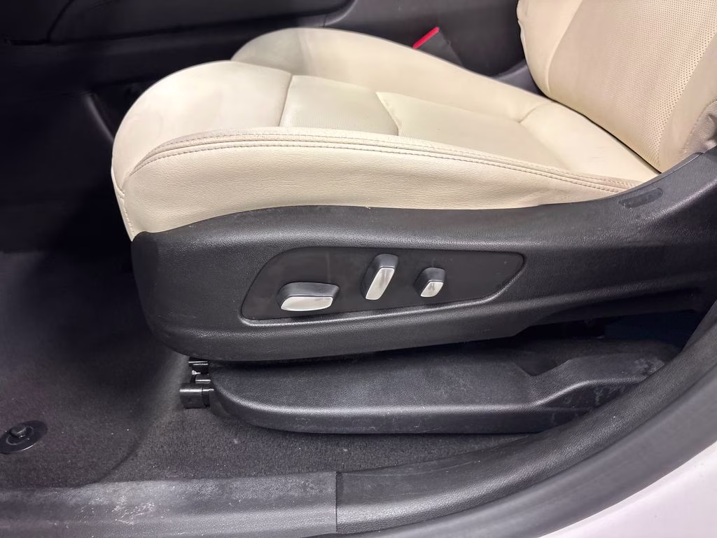 2020 Crystal White Tricoat Cadillac XT6 Sport AWD SUV