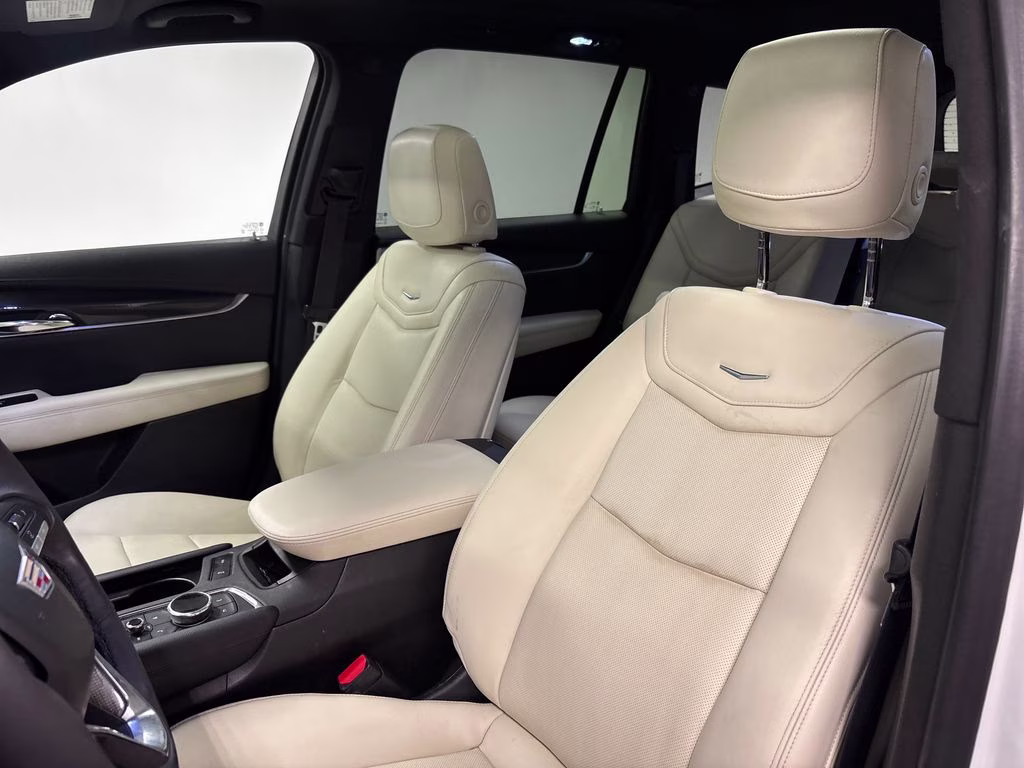 2020 Crystal White Tricoat Cadillac XT6 Sport AWD SUV