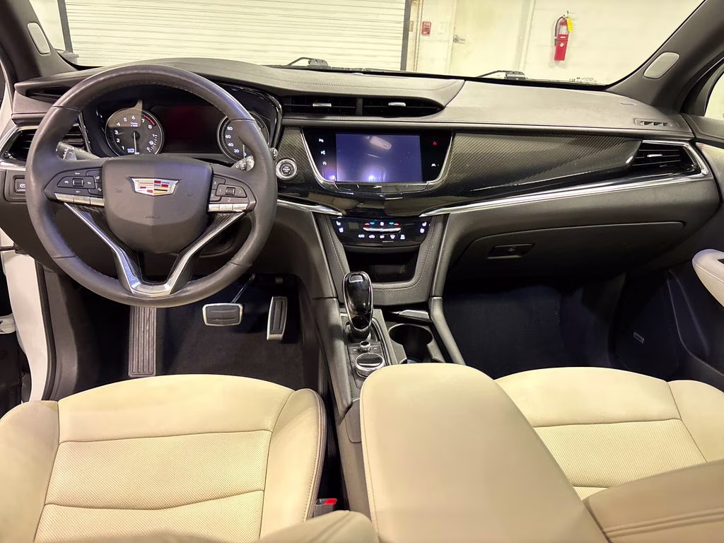 2020 Crystal White Tricoat Cadillac XT6 Sport AWD SUV