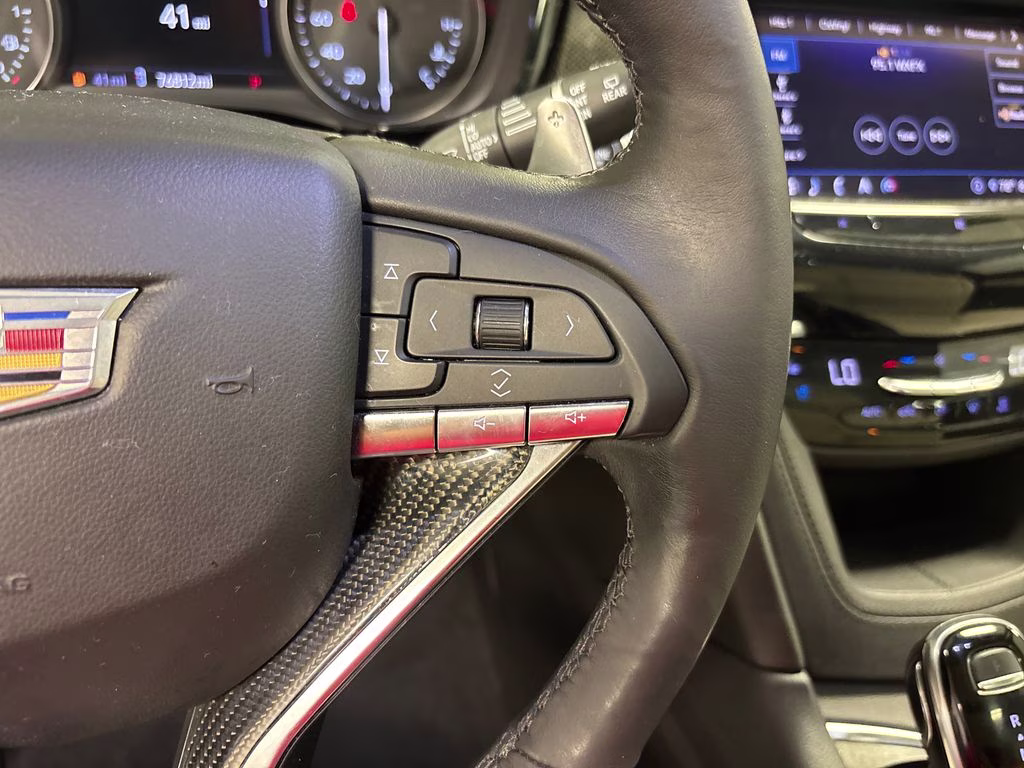 2020 Crystal White Tricoat Cadillac XT6 Sport AWD SUV