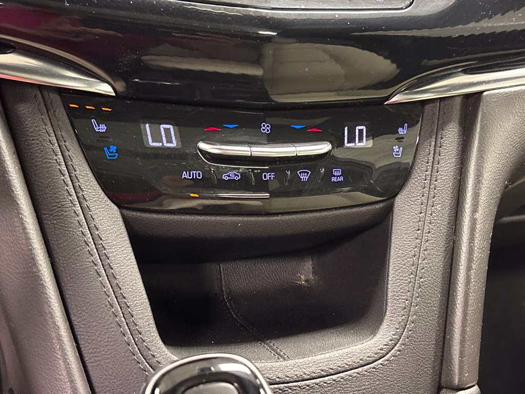 2020 Crystal White Tricoat Cadillac XT6 Sport AWD SUV