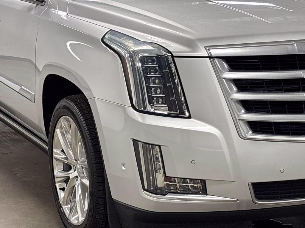 2020 Radiant Silver Metallic Cadillac Escalade Premium Luxury 4X4 SUV