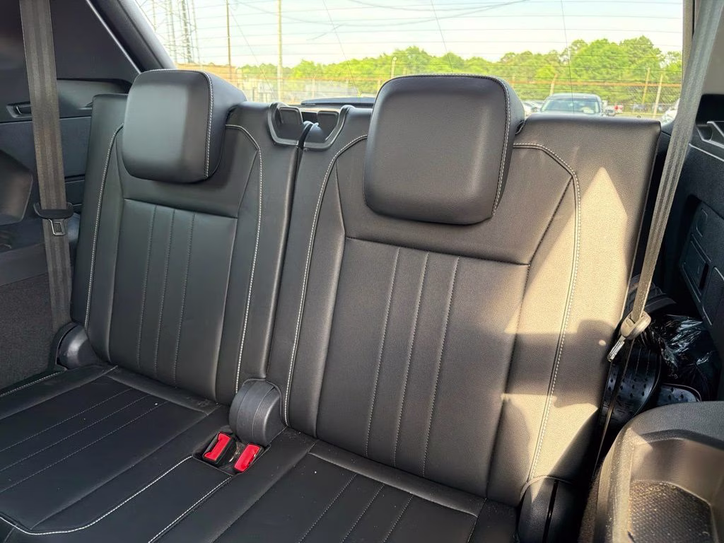 2022 Pyrite Silver Metallic Volkswagen Tiguan 2.0T SE R-Line Black FWD SUV